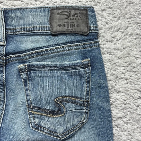 Silver Jeans Blue Capris Distressed Style - Picture 4 of 5